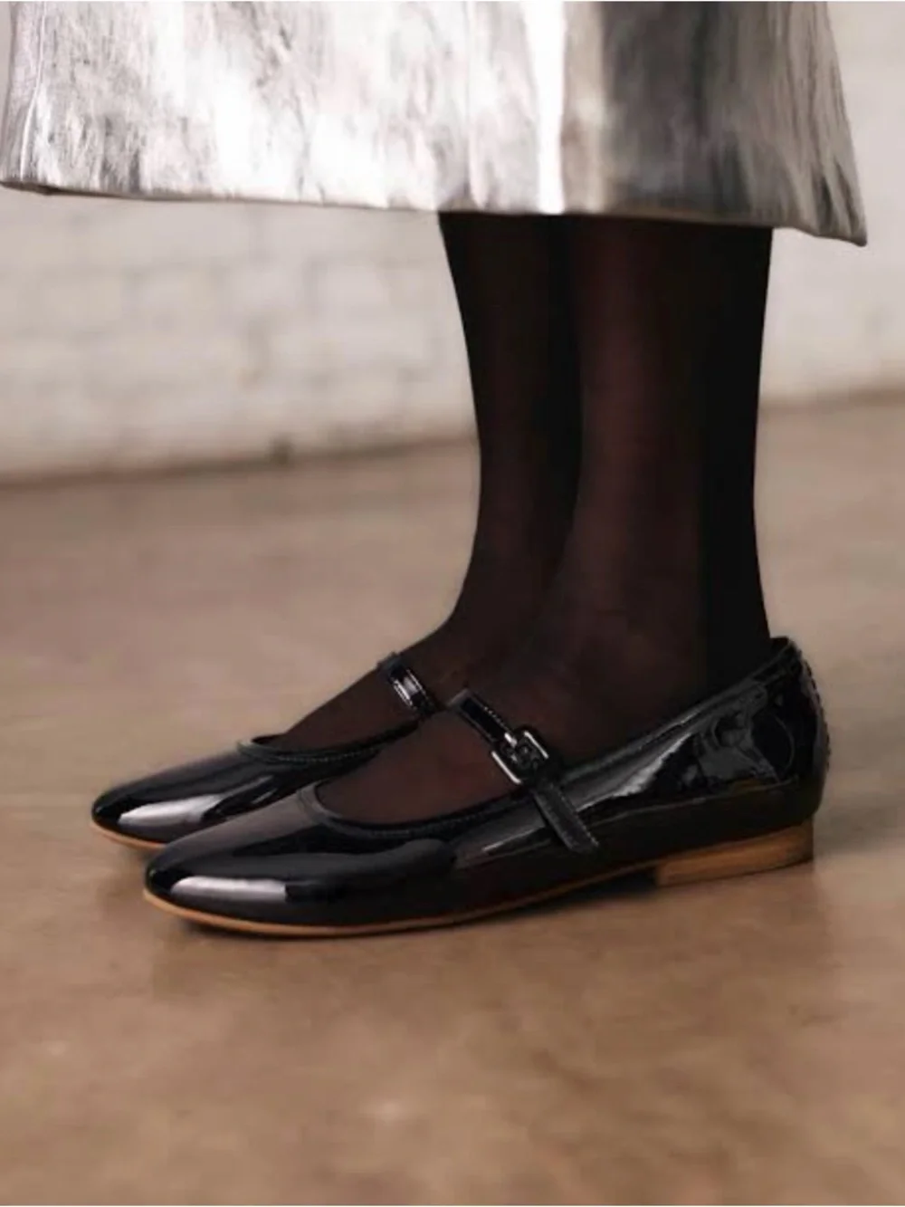 Clark’s Signature Fawna Sky Black Patent Leather Mary Jane Flats, size 7